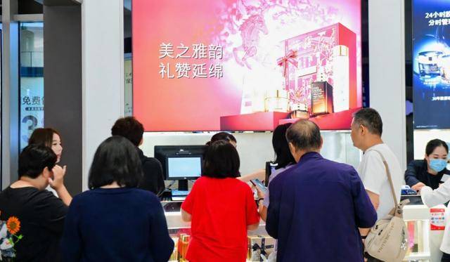 游消费增289％游客“落地先刷免税店”电子pg直击海南封关后元旦首秀！3天旅